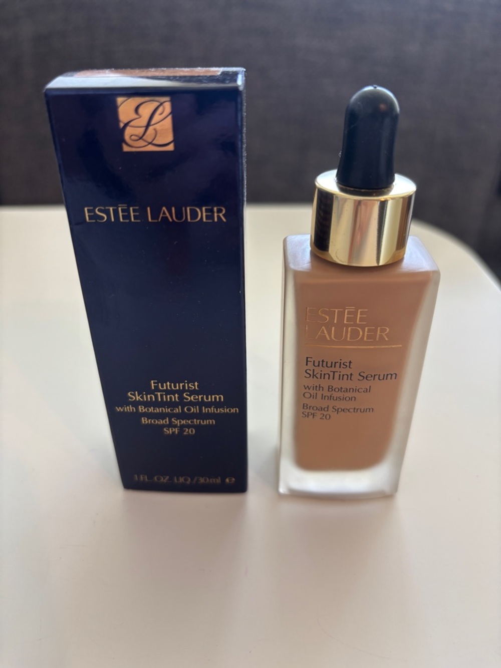 Estée Lauder Futurist SkinTint Serum Foundation SPF 20 3N1 Ivory Beige